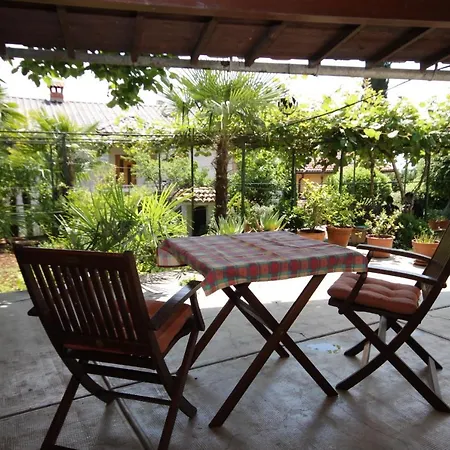 Lägenhet With A Parking Space - 7919 *