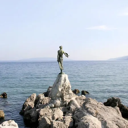 شقة With A Parking Space - 7919