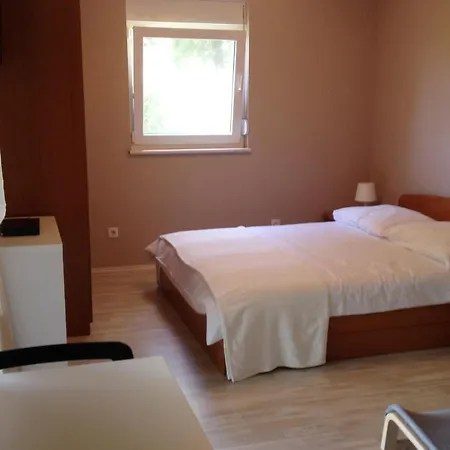 With A Parking Space - 7919 * أوباتيا